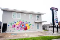 Comfort and Convenience Near Downtown Attractions - Cozy Central Retreat