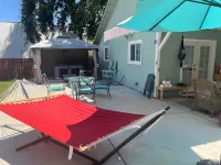 Entire Charming Bungalow Close to Amenities - Charming Cozy Hotels in Auburn