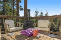 Mendocino Redwood Retreat - Sunrise Cottage Hotels near Navarro River