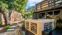 Private Backyard, Hot Tub and Modern Kitchen Amenities - Gorgeous Oasis