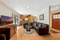 Wood Stove, BBQ, Bonus Room and Trails - Charming Mountain Retreat Hotels in El Dorado County