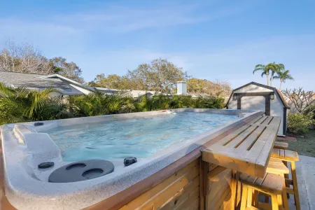 Pool Spa Eden • 12 Min to Beach • Private Fenced Yard • Relaxing Getaway