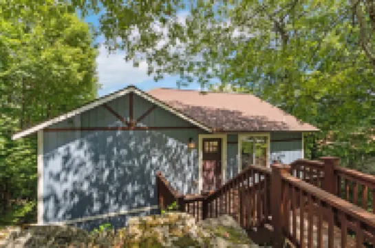 Expansive Views and Hot Tub Retreat - Charming Mountain Haven