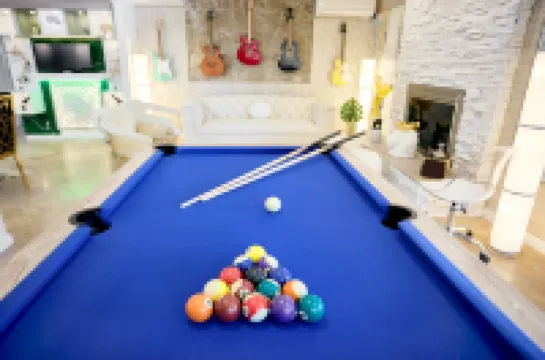 Heated Pool and Basketball Courts - Gorgeous Oasis Retreat