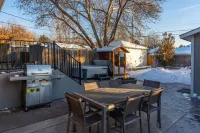 Private Backyard with Hot Tub and Sauna - Charming Retreat