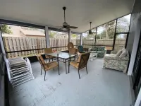 Beautiful Waterfront Oasis - Private Boat Dock and Deck Hotels in Holly Hill