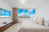 Oceanfront Oasis with Stunning Views - Serene Luxury Retreat