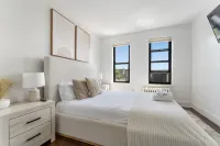 Luxurious Studio with Modern Amenities - Charming Urban Retreat