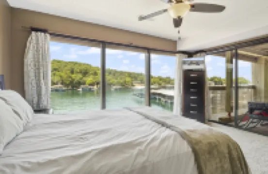 Breathtaking Views and Inviting Pools - Stunning Oasis