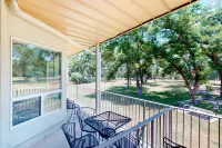 Water Wheel Resort Condo D101 Hoteles en New Braunfels