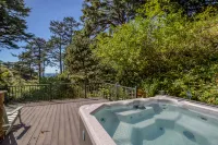 Stunning Ocean Views and Hot Tub Retreat - Elegant Coastal Sanctuary Hotels in Gleneden Beach