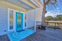 Stunning Lake Views and Expansive Decks - Inviting Canyon Retreat