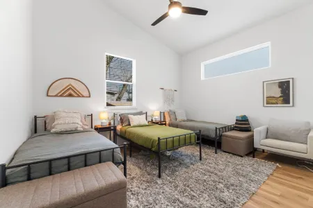 Private Patio and Modern Kitchen for Groups - Stylish Haven