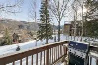 Mountain Retreat with Expansive Deck and Cozy Fireplace - Inviting Oasis Hotels in Eagle-Vail