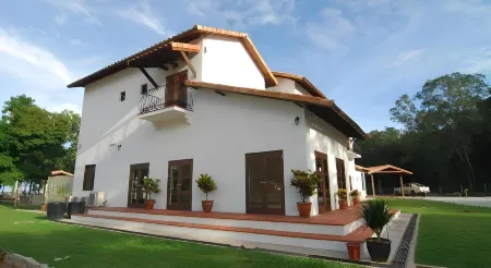 Casa Titik Отели в г. Чератинг