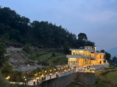 Yashasvi Himalayan resort Hotel dekat Dhari Devi Temple