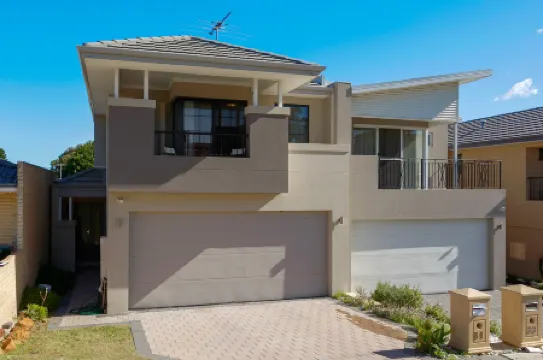 Cozy 3-Bed Townhouse in Palmyra - Perfect for Families