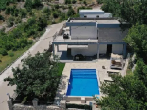 Seaview Villa with Pool-Hanja Hoteles en Podostrog