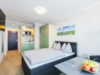 Centerroom München City Hotels near Petuelring underground station