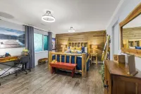 Rayleigh River Retreat - Garden Oasis