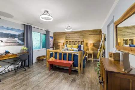 Rayleigh River Retreat - Garden Oasis Отели рядом с достопримечательностью «BIG Little Science Centre»