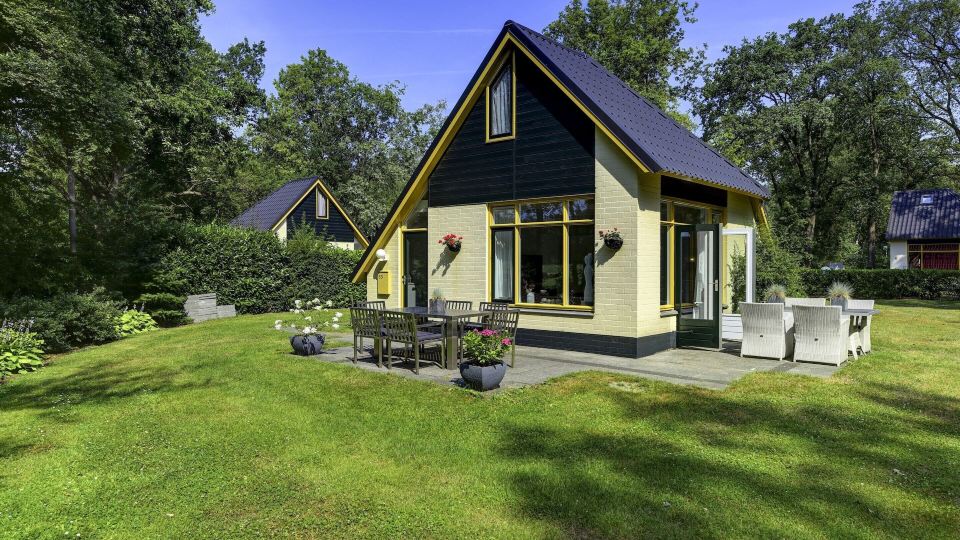 Attractive Holiday Home with Large Garden Near Zwolle