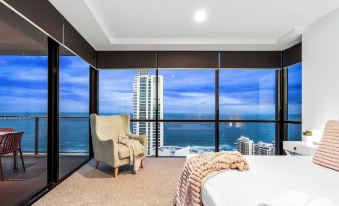 Circle on Cavill - Self Contained & Privately Managed Apartments - Wow Stay