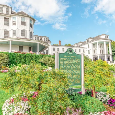 Island House Hotel