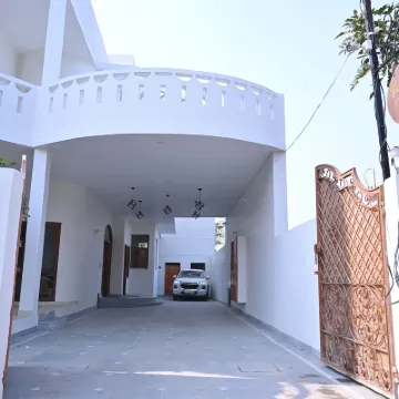 天堂島 鄰近拉姆達斯梓斯里大師國際機場的酒店