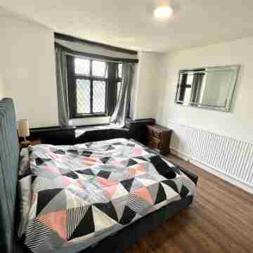 Sleeps 8 Thamefront Gem w Petsok Free Parking Rooms