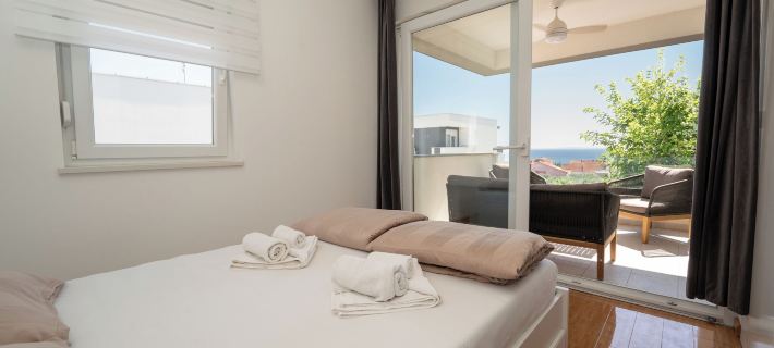 Anabella Apartment - Jacuzzi & Infra Sauna Hotels in Novalja