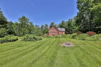 Cortina Mountain Chalet - Outdoor Hot Tub - Close to Pico and Killington Mountains 3 Bedroom Home Hotels in Mendon