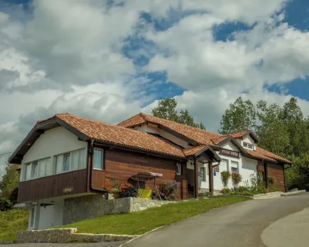 Tourist Center Marko Hotels in Rakovica