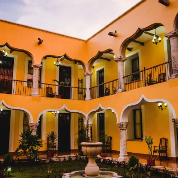 Hotel Montejo โรงแรมใกล้พลาซ่าแกรนด์