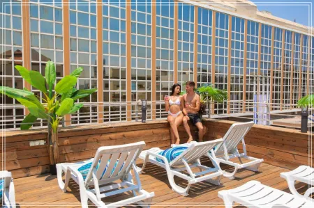 Dream Beach TLV Boutique Hotel Отели рядом со станцией Tel Aviv - University Train Station