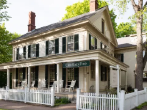 OneSixtyFive, the Inn on Park Row Hotels in Brunswick