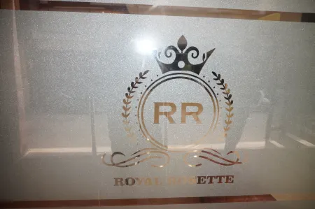 Hotel Royal Rosette Отели рядом с достопримечательностью «Khas Mahal»