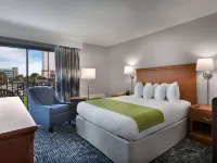 Dayton House Resort, BW Signature Collection Hotels near Encounters UFO Experience