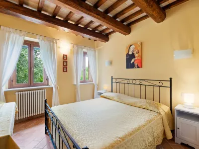 Beautiful Villa in Belforte All Isauro with Swimming Pool