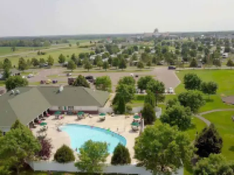 Grand Hinckley RV Resort Hoteles en Hinckley