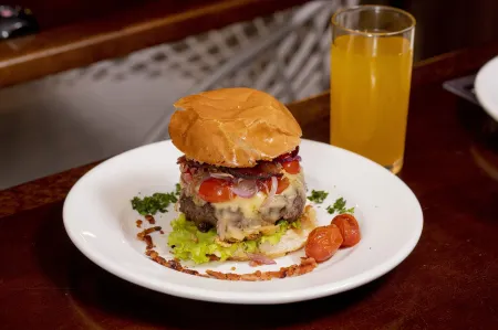 Cancún Hotel by H Hotéis - Airport Отели в г. Taguatinga