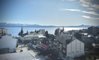 Beautiful Apartment Downtown, Amazing Lake Views JF1 by Apartments Bariloche