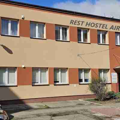 Rest Hostel Airport Modlin Hotel Exterior