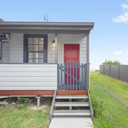 Studio on Morgo over Looking the Ocean and Rivers Hotels in Urunga