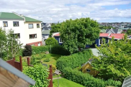 Tórshavn - Central - City & Ocean Views - 3Br Отели рядом с достопримечательностью «Нордик Хаус»