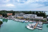 Hotel Yacht Wellness & Business Hotels in Siofok