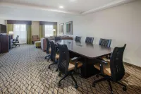 Wingate by Wyndham Roseville/Detroit Hotels in Clinton Township