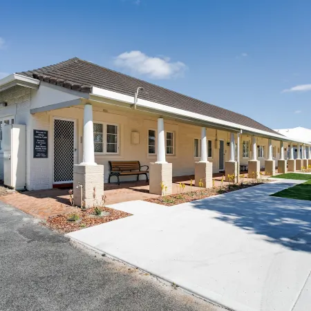 Albany Holiday Units