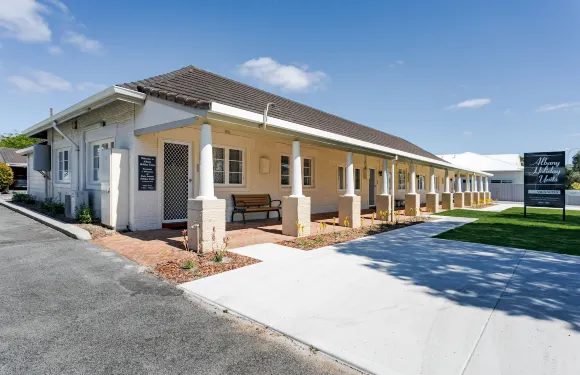 奧爾巴尼假日住宿酒店