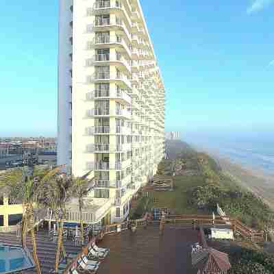 Radisson Suite Hotel Oceanfront Hotel Exterior